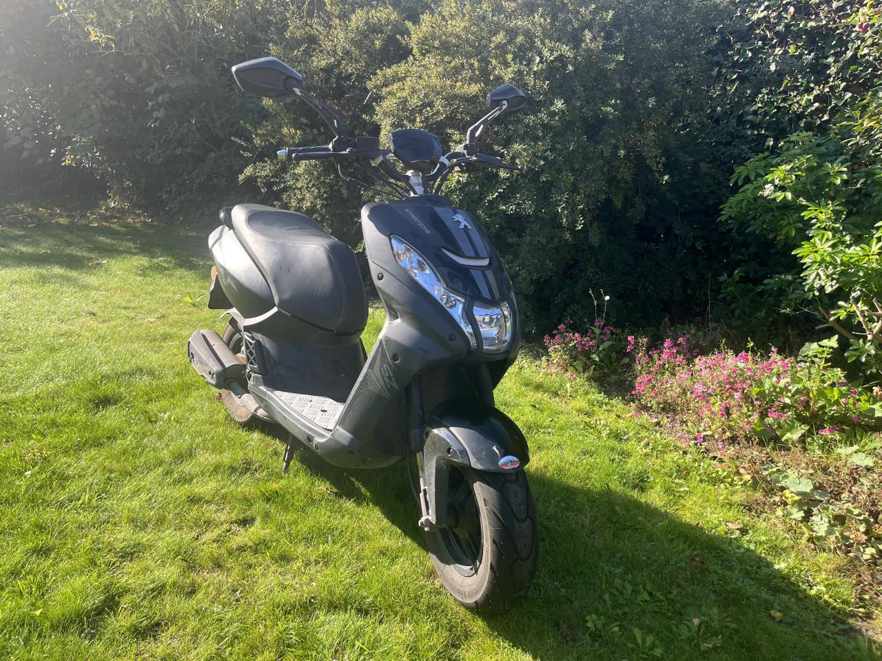 Scooter- Peugeot Streetzone te koop