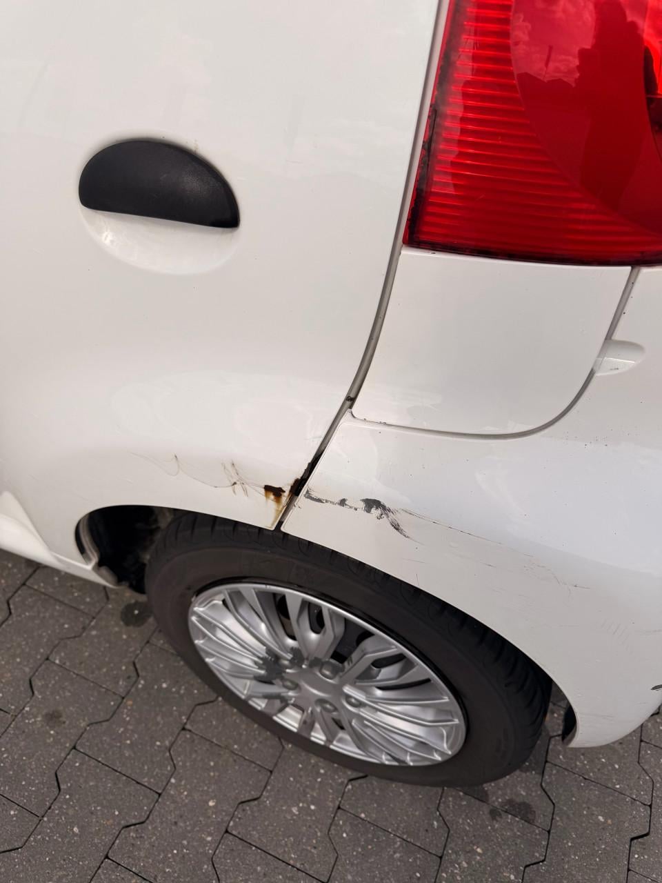 Peugeot 107/ 1.0 12V/ 5DR 2012 Wit/ AIRCO/ APK 09.03.2027