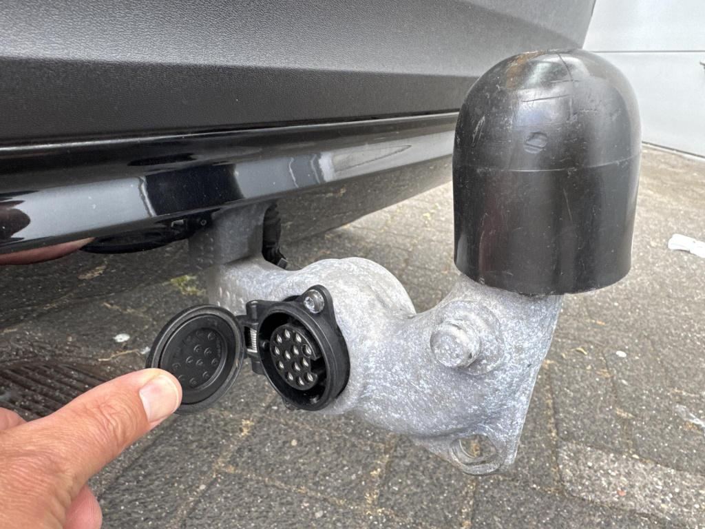 Volvo XC40 1.5 t5 recharge r-design |panodak | trekhaak | harman kardon