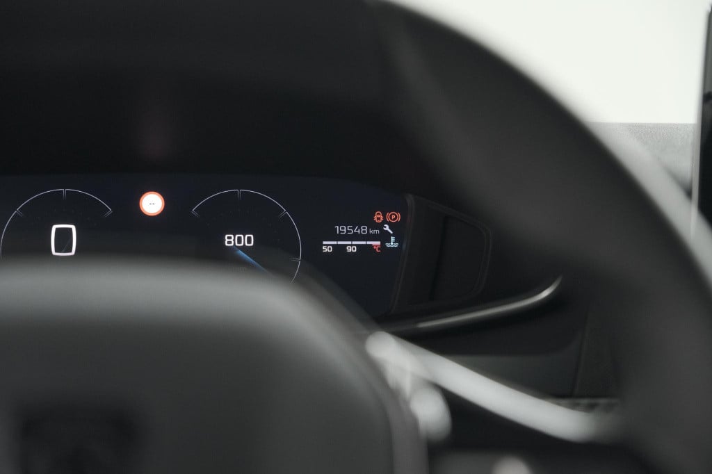 Peugeot 208 puretech 100 allure | 360 camera | apple carplay | dodehoekdete