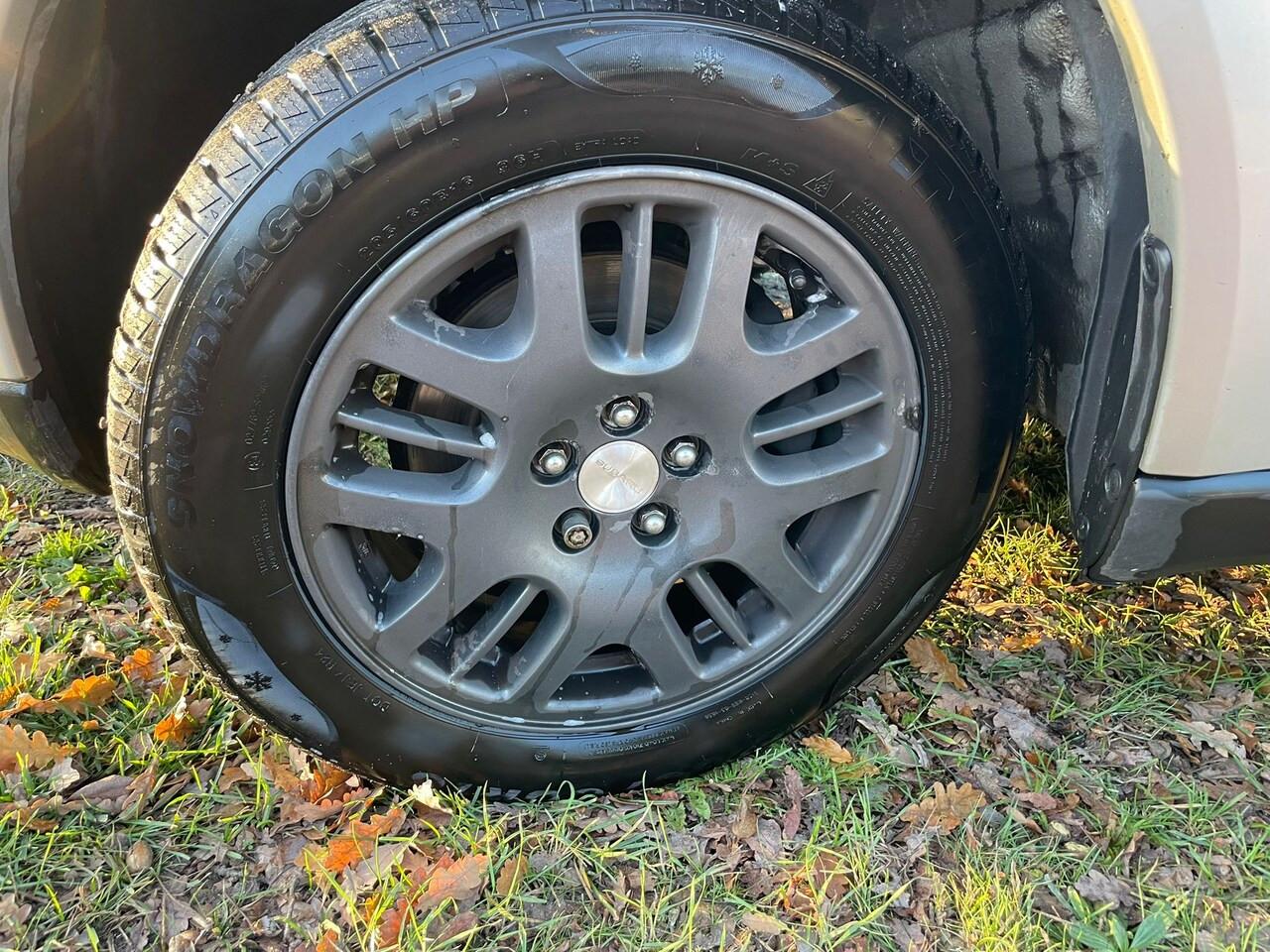 Nette Subaru Outback - 2.5i