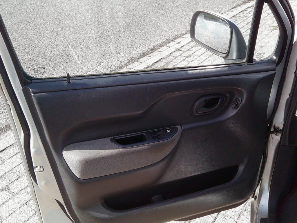 Opel Agila 1.2-16v elegance