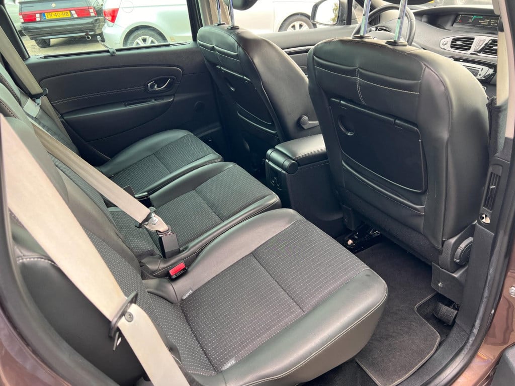 Renault Grand Scenic 1.2 tce bose 7pers. navi, camera, trekhaak enz..