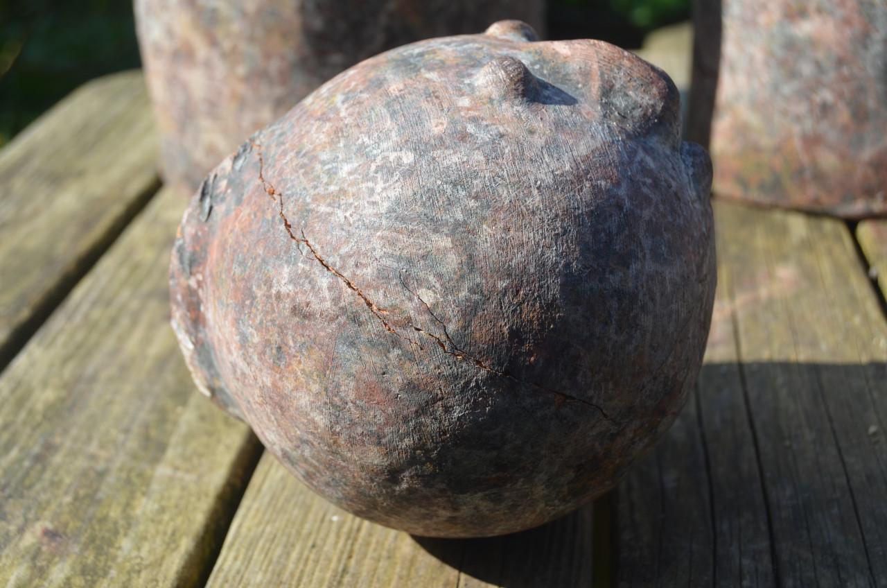 Aardew. terracotta beeldengroep v.e. gezinnetje