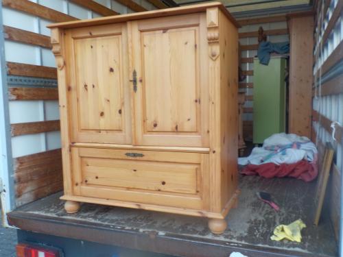 Geheel massief grenen tv meubel merk COTTAGE in zeer goede staat koopje