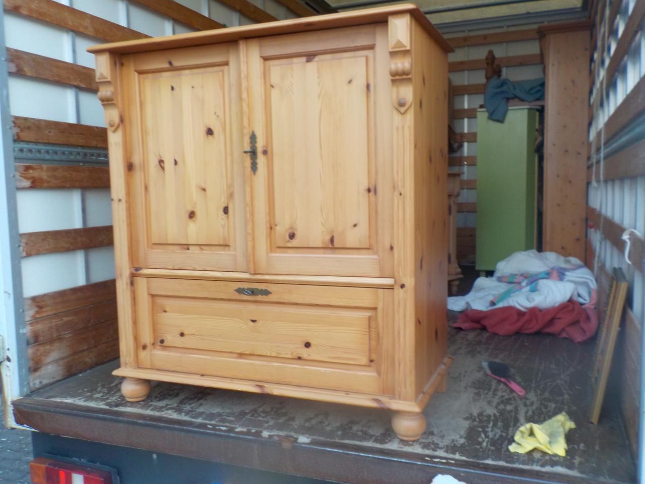 Geheel massief grenen tv meubel merk COTTAGE in zeer goede staat koopje