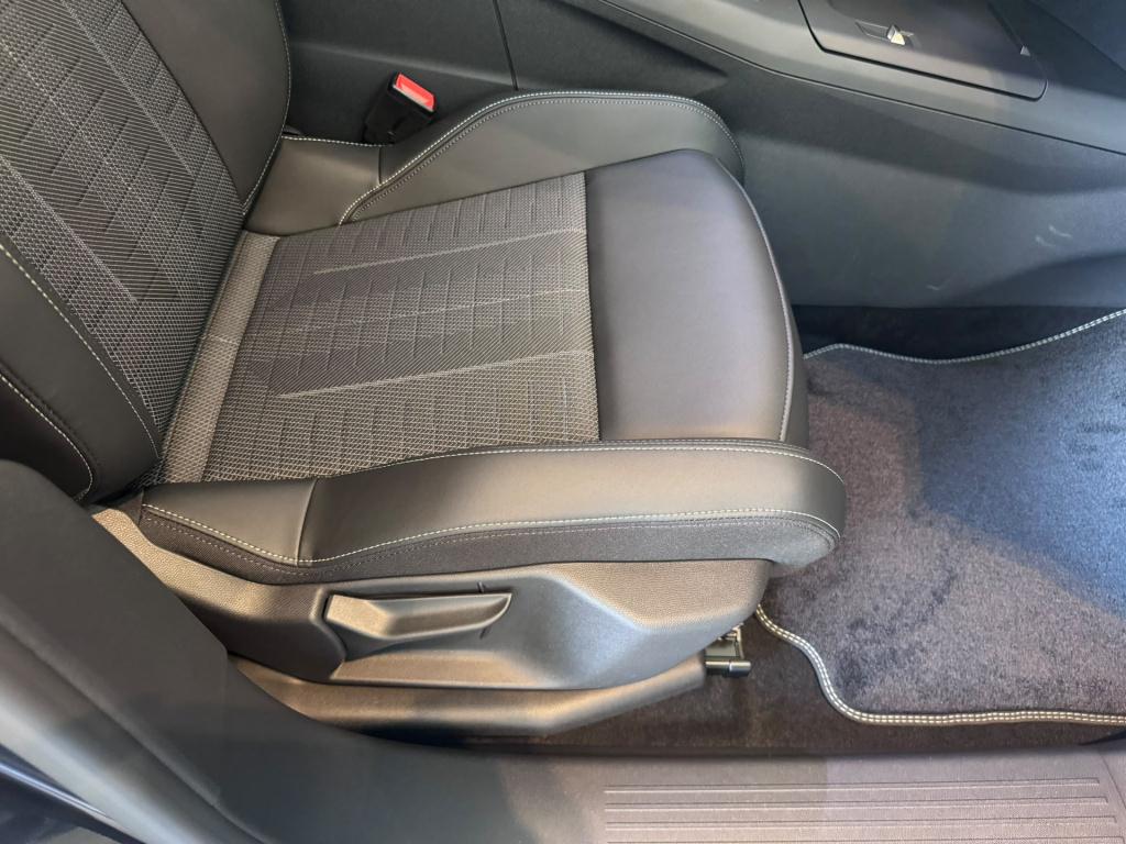 Peugeot E-3008 gt 73 kwh