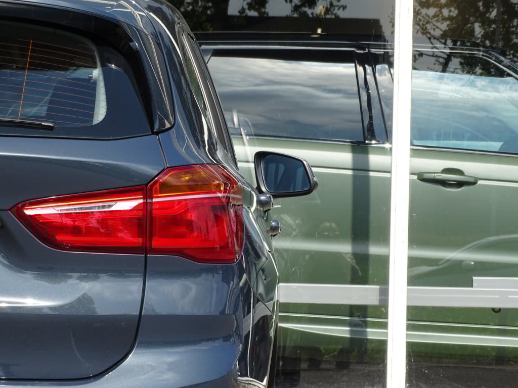 BMW X1 sdrive18i executive automaat | apple carplay | | el. koffer | 17"