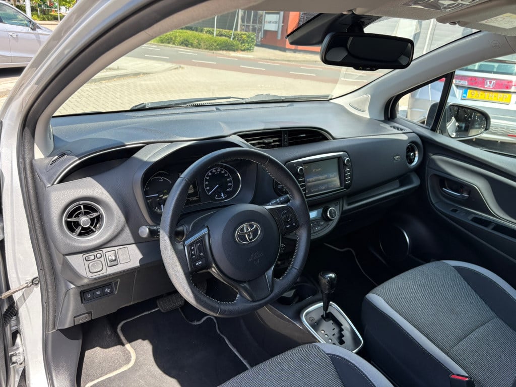 Toyota Yaris 1.5 hybrid dynamic