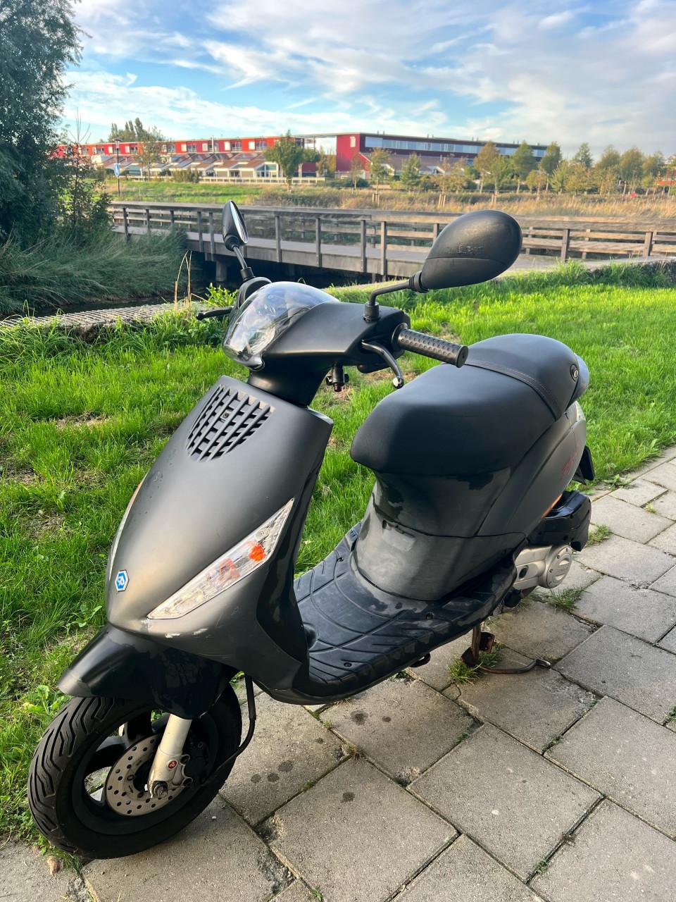 Piaggio Zip 2018 – Mat Grijs