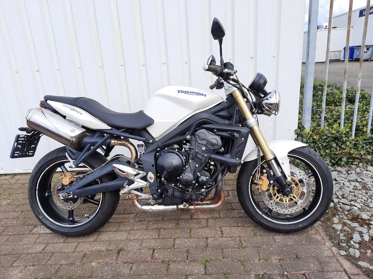 Triumph Street Triple 675 uit 2010