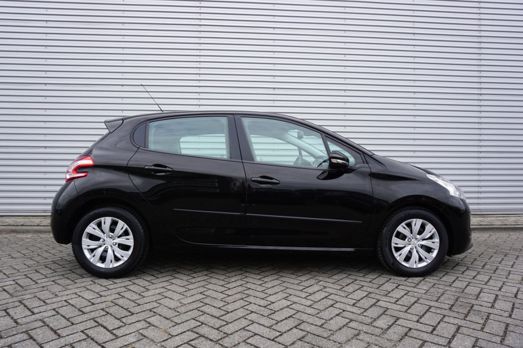 Peugeot 208 1.2 e-vti envy automaat - airco / cruise / navi / parkeers. / n
