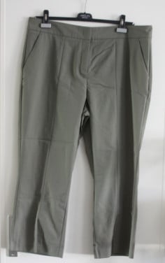 Grjs groene chino broek  3/4de maat 46