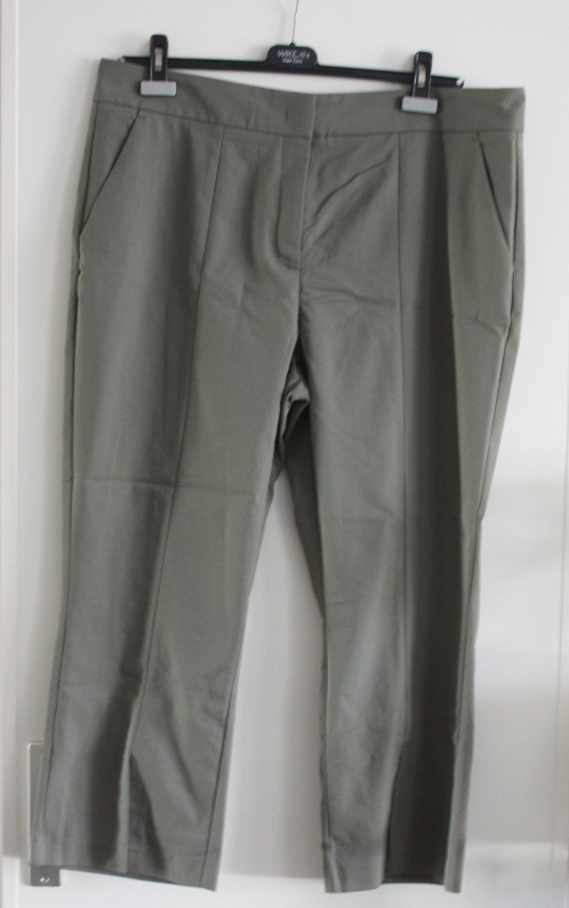 Grjs groene chino broek  3/4de maat 46