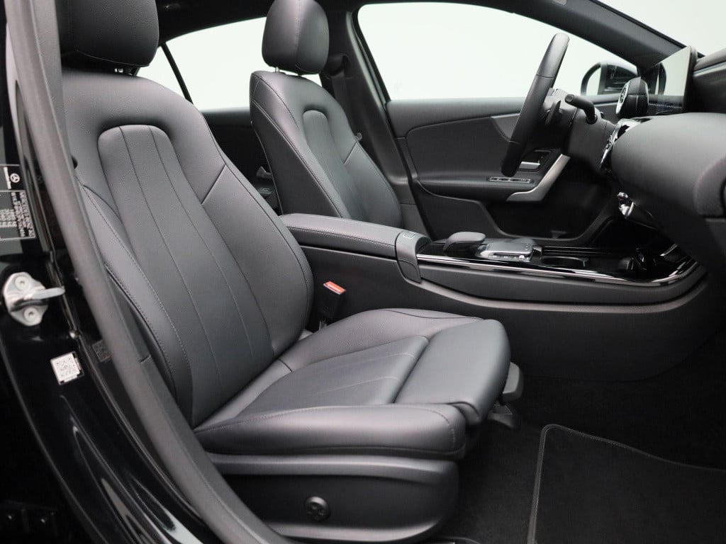 Mercedes-Benz A-Klasse 200 business solution luxury | automaat | panoramada