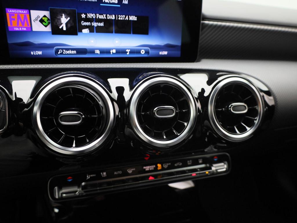 Mercedes-Benz A-Klasse 250 e luxury line | automaat | navigatie | apple car