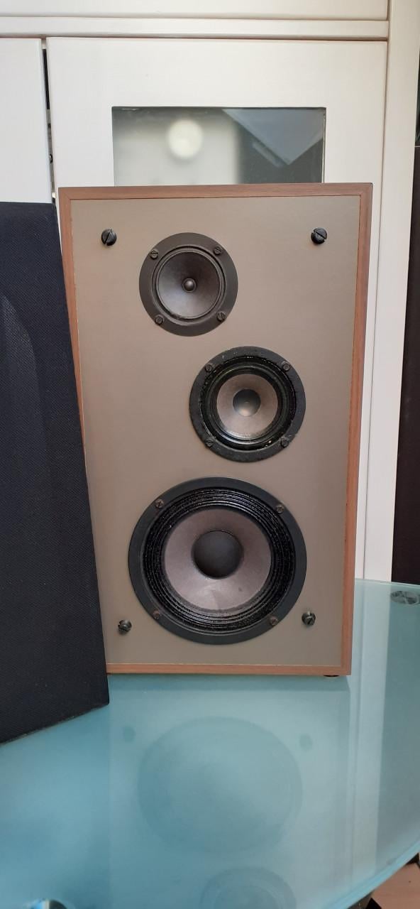 2 vintage speakers 3 way system