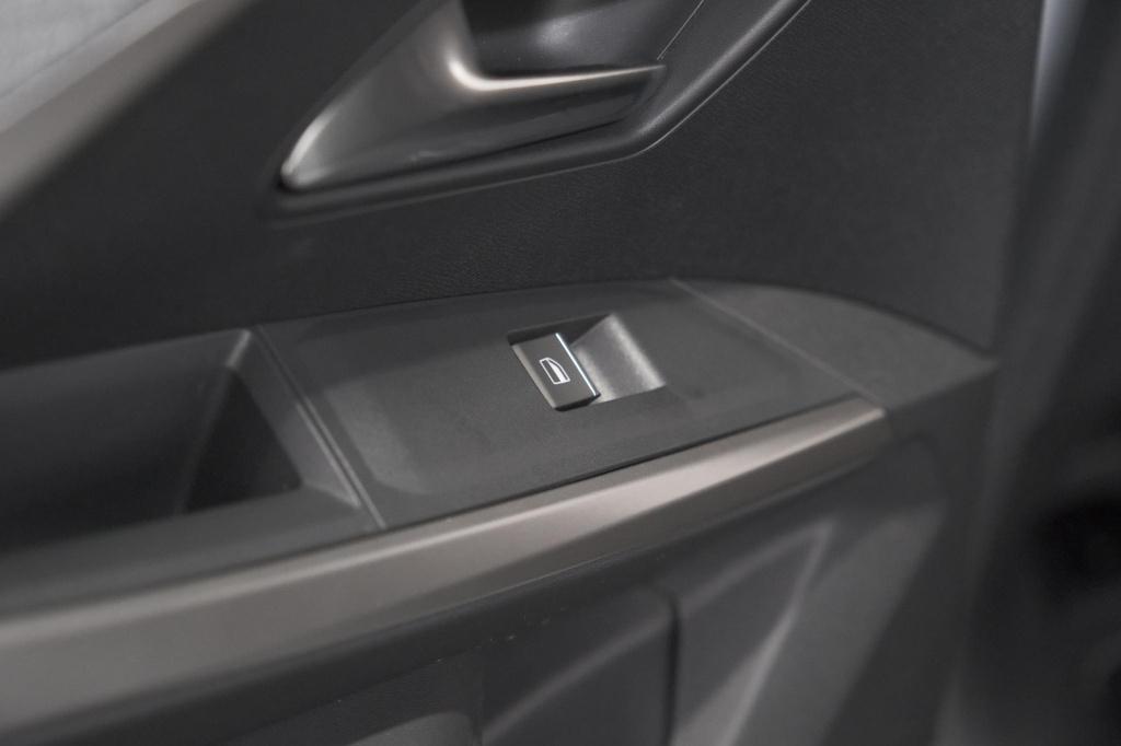 Peugeot 3008 1.2 hybrid 145 gt | camera | adaptieve cruise control | elektr