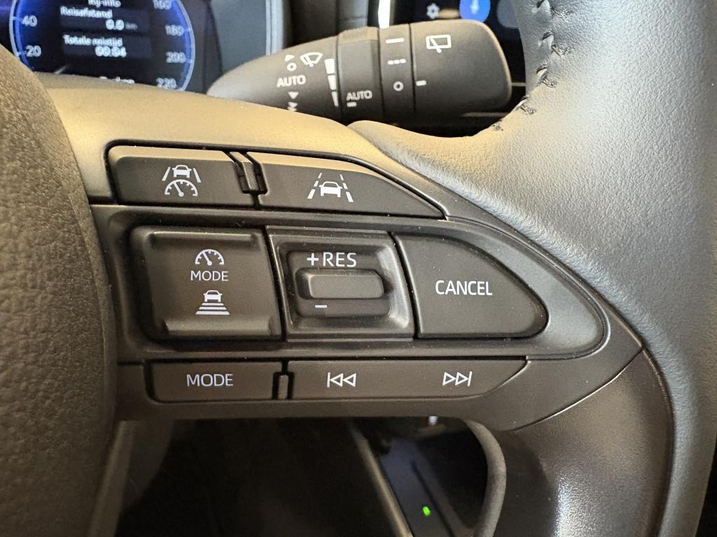 Toyota Yaris 1.5 hybrid 130 executive | demo |