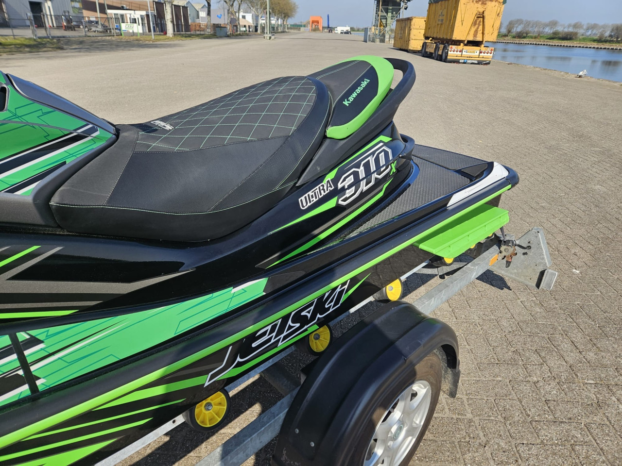 Kawasaki waterscooter 310 LX + trailer+hoes