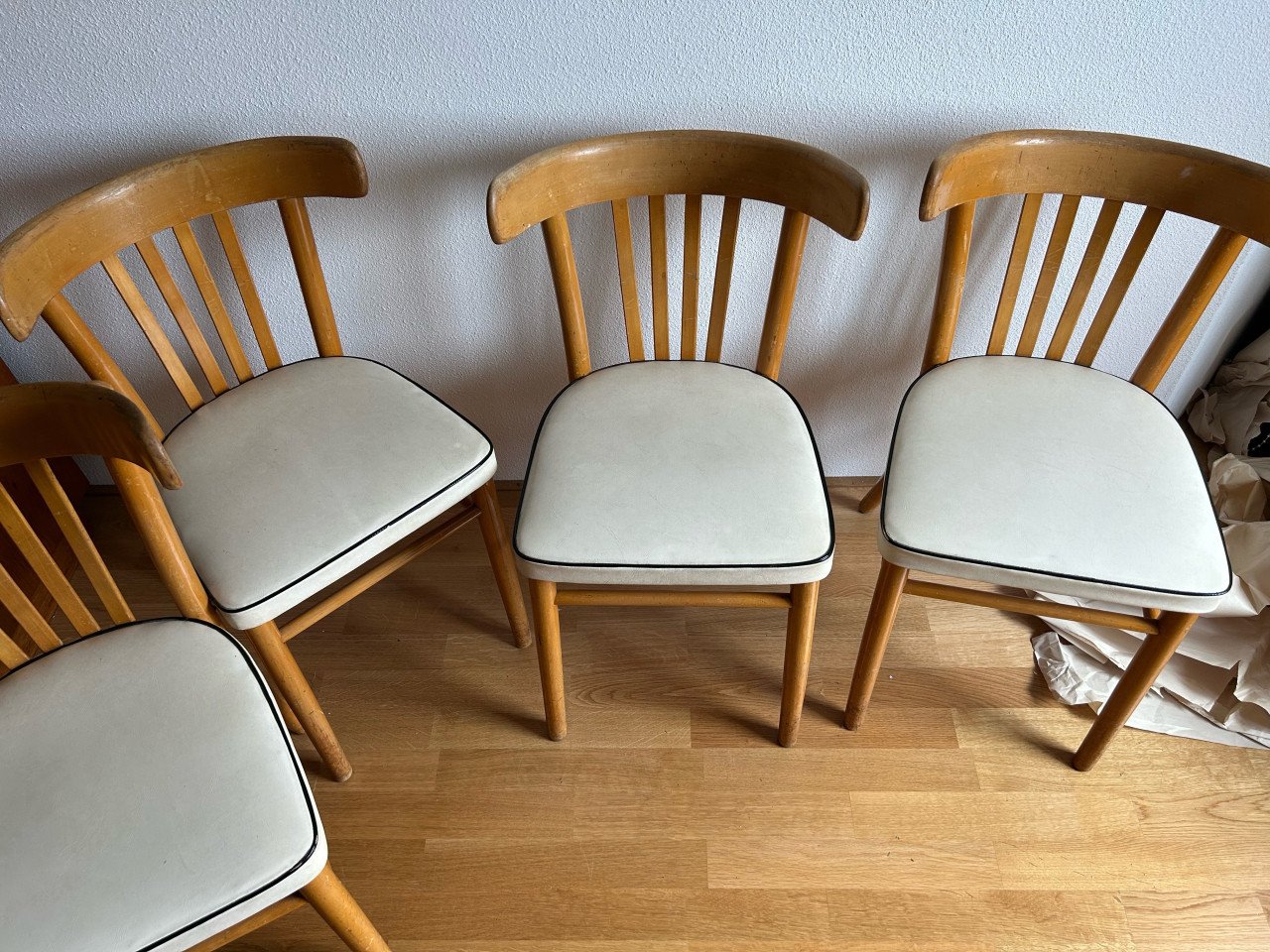 GRATIS 4 stoelen
