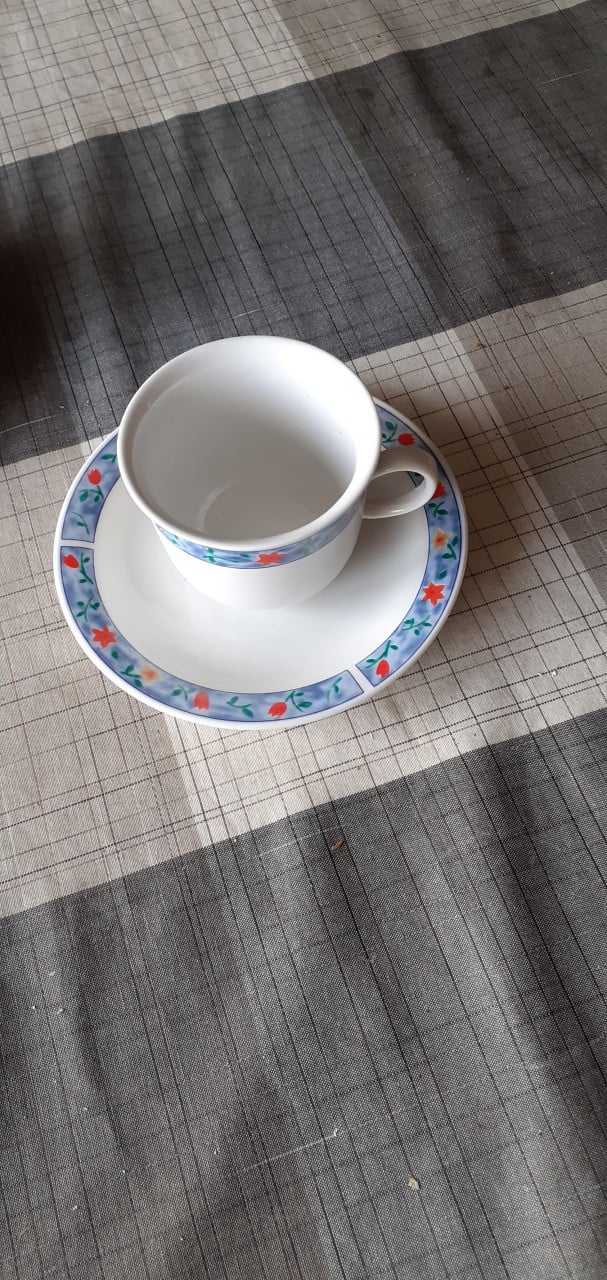 Koffiekopjes en schoteltjes, gebaksbordjes