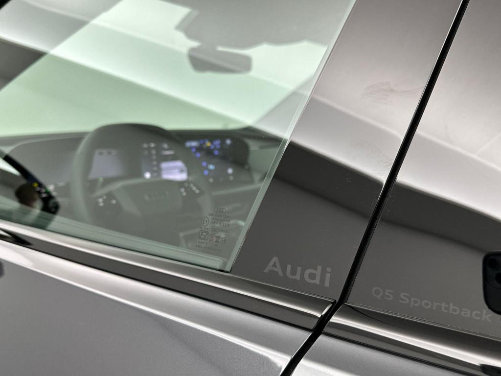 Audi Q5 sportback s edition e-hybrid 220 kw / 299 pk sportback 7 ver