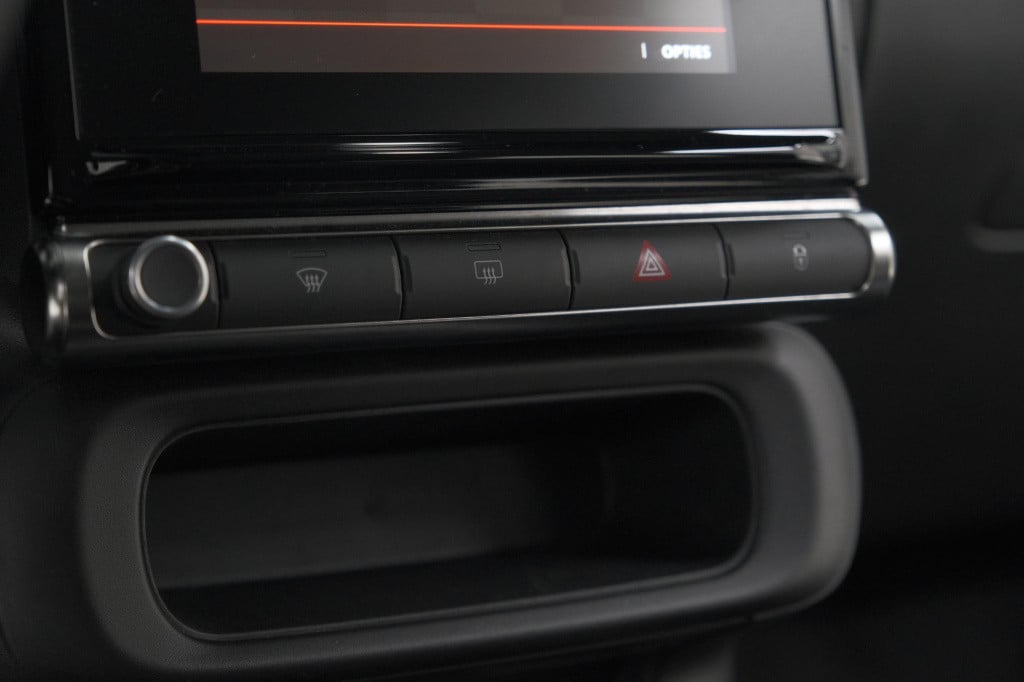 Citroen C3 puretech 110 max | parkeersensoren | apple carplay | climate con