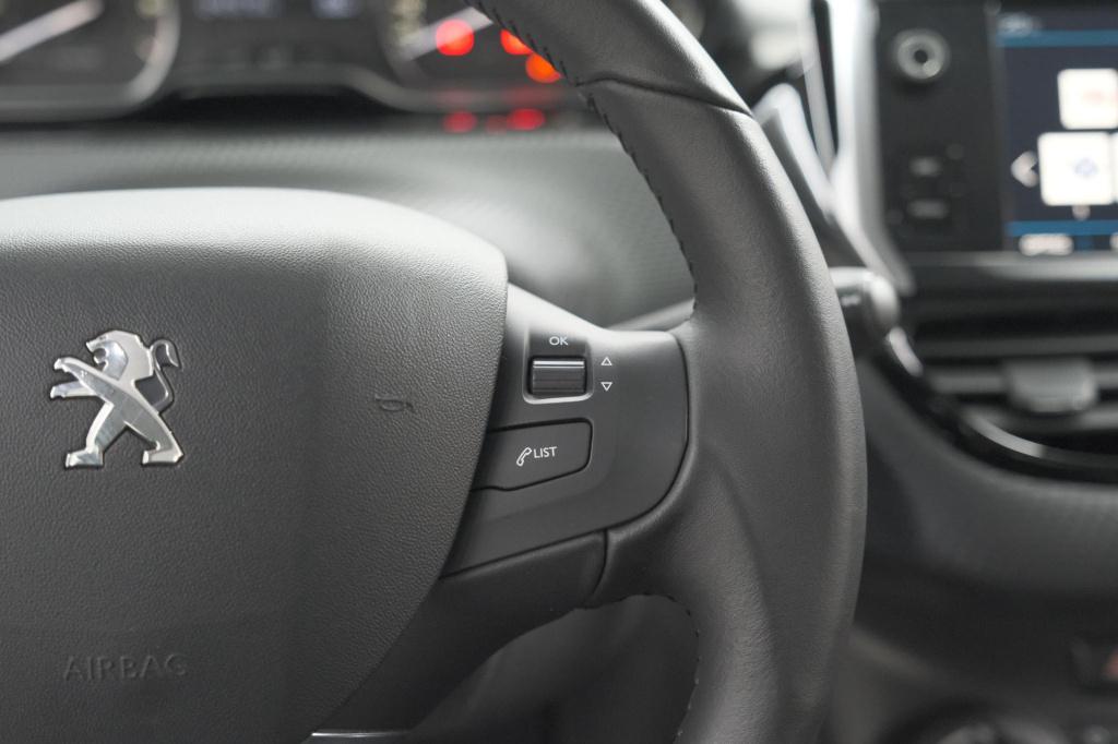 Peugeot 2008 puretech 110 eat6 active | camera | apple carplay | parkeersen