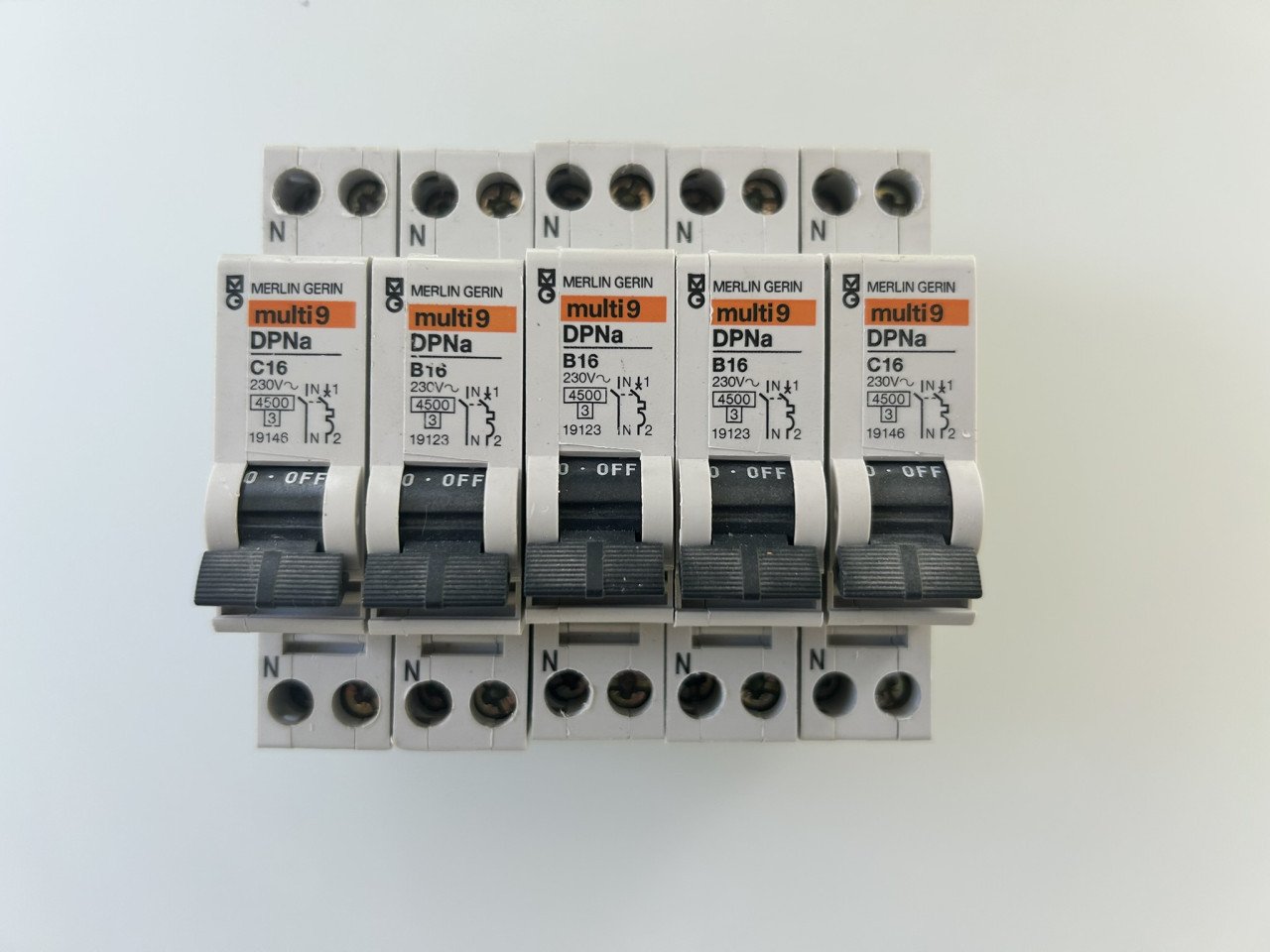 Installatieautomaten B16/C16/C25 (Hager, Merlin Gerin & EMAT)