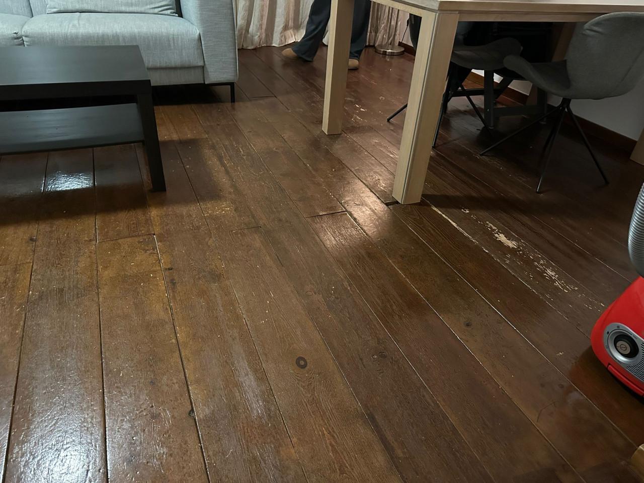 Gratis houten parket vloer (zelf eruit halen)