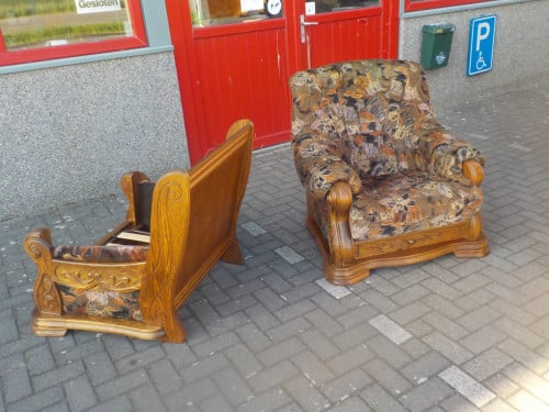 2 mooie kwaliteit kuipfauteuil in zeer goede staat met lade.