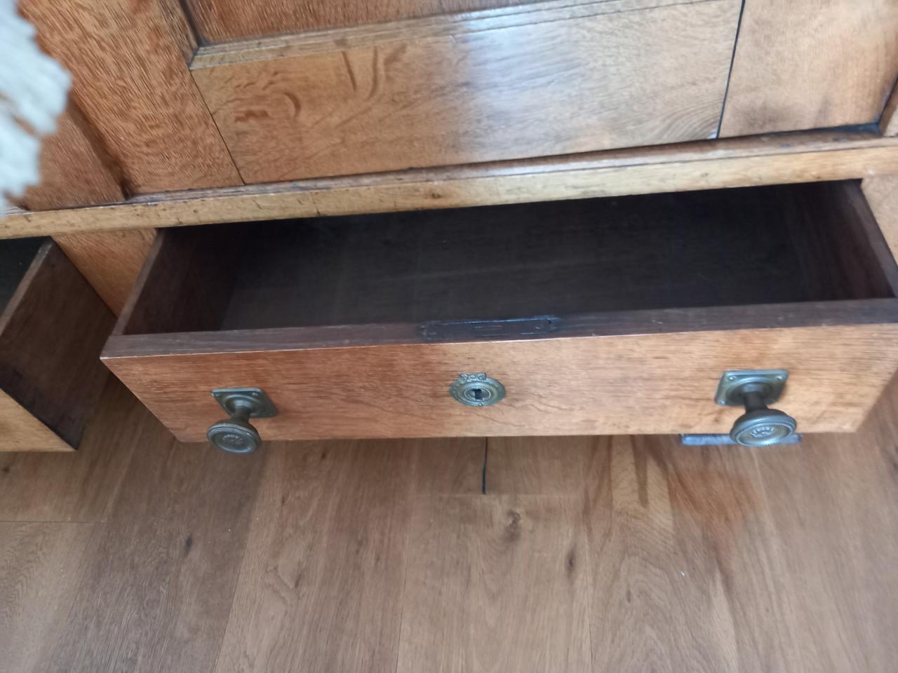 Eikenhouten grote kast