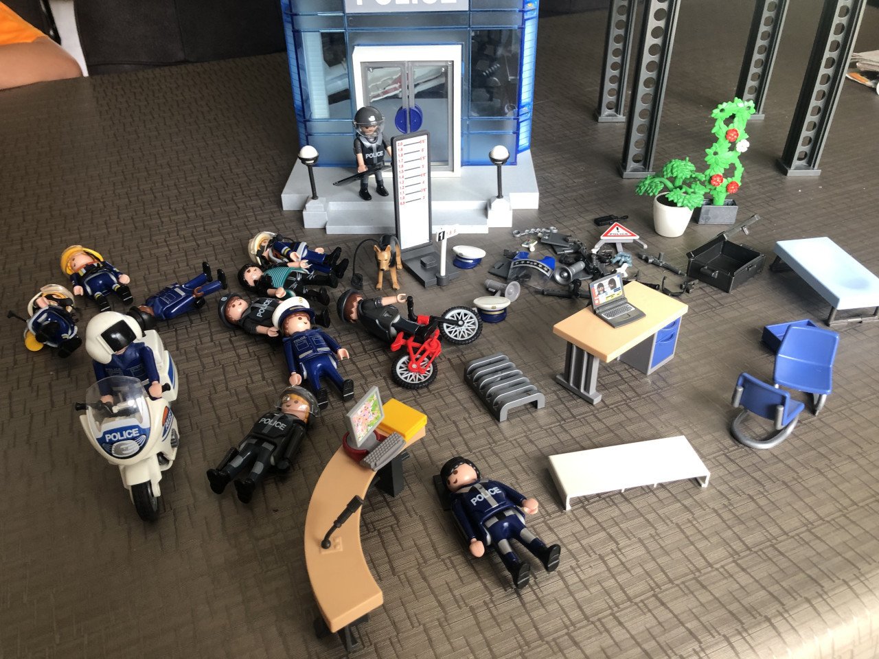 Playmobil politiebureau en straaljager