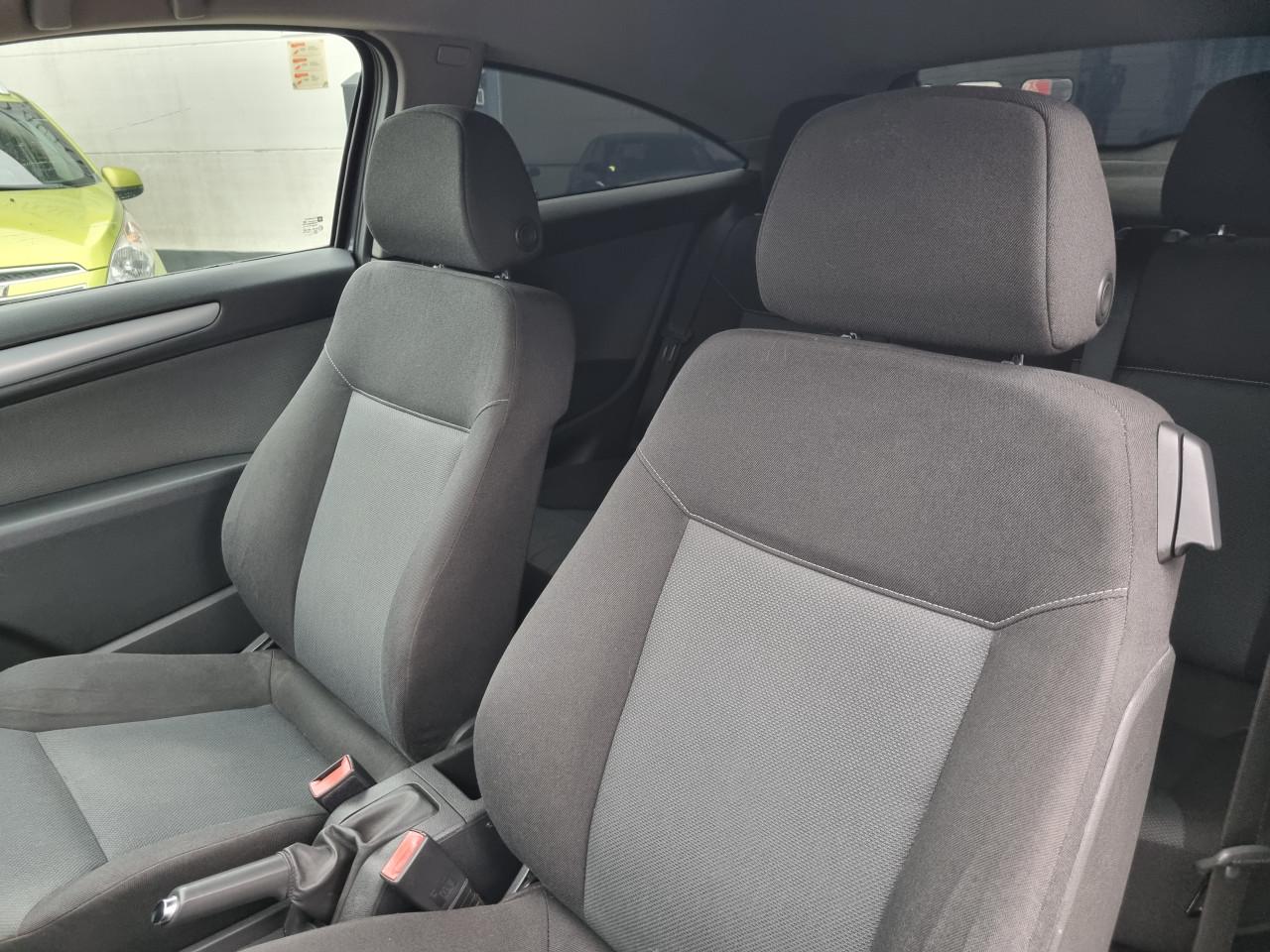 Opel Astra GTC 1.6 Edition