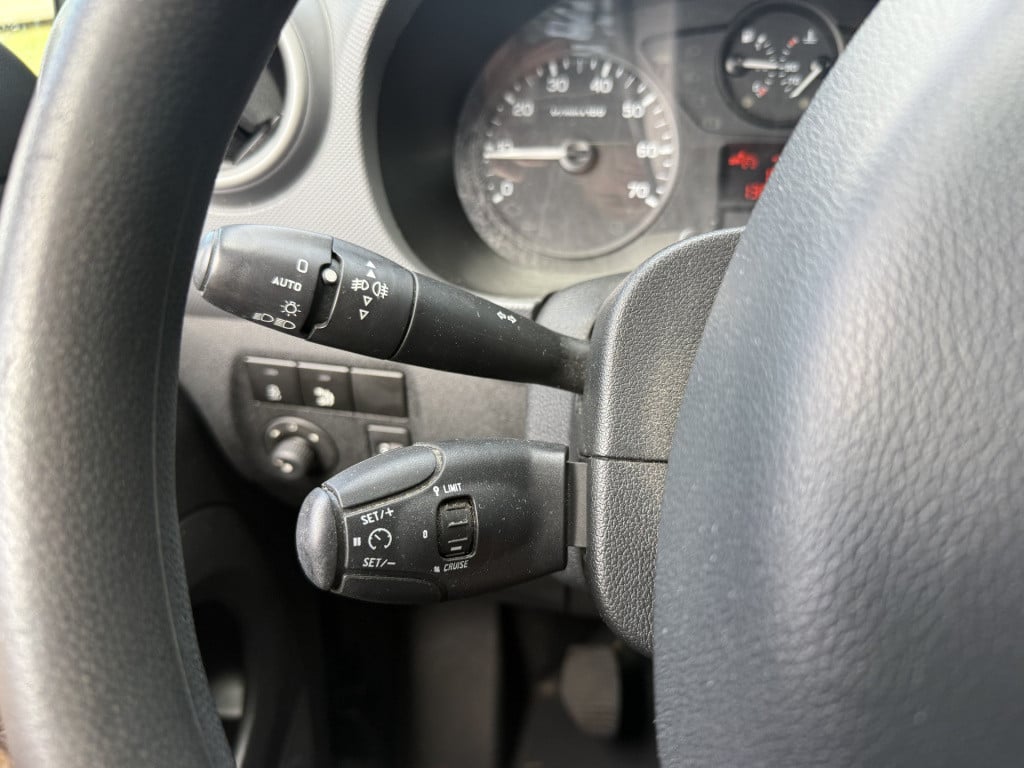 Peugeot Partner 120 1.6 bluehdi 75 l1 premium pack 3-zitter