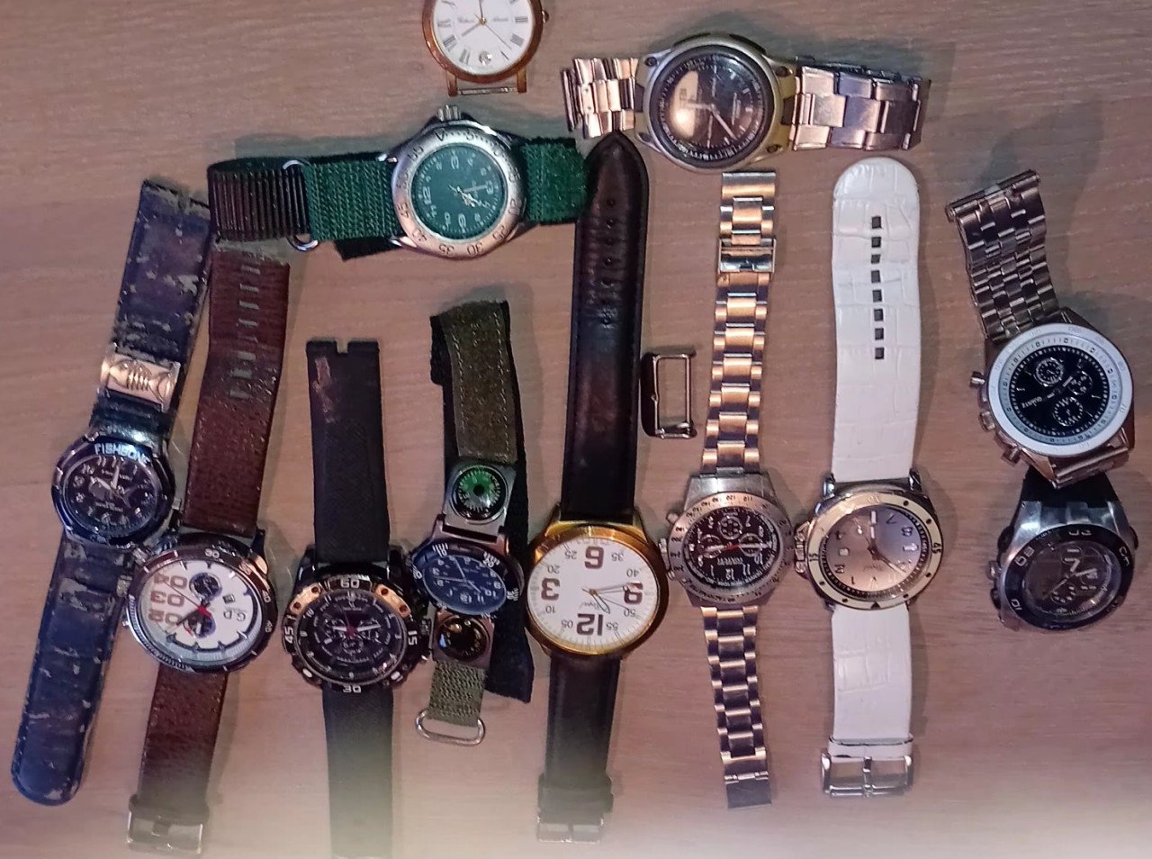 Horloges. Lot horloges.