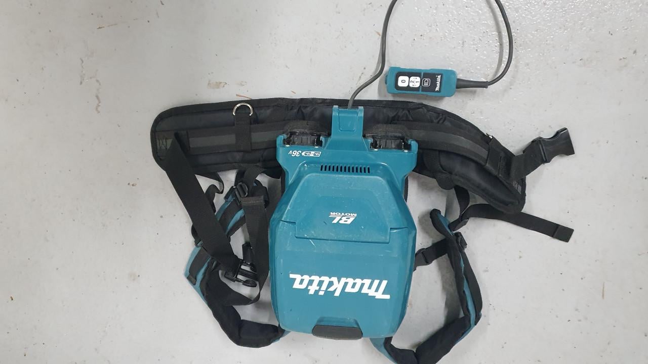 Makita stofzuiger (body) DVC260
