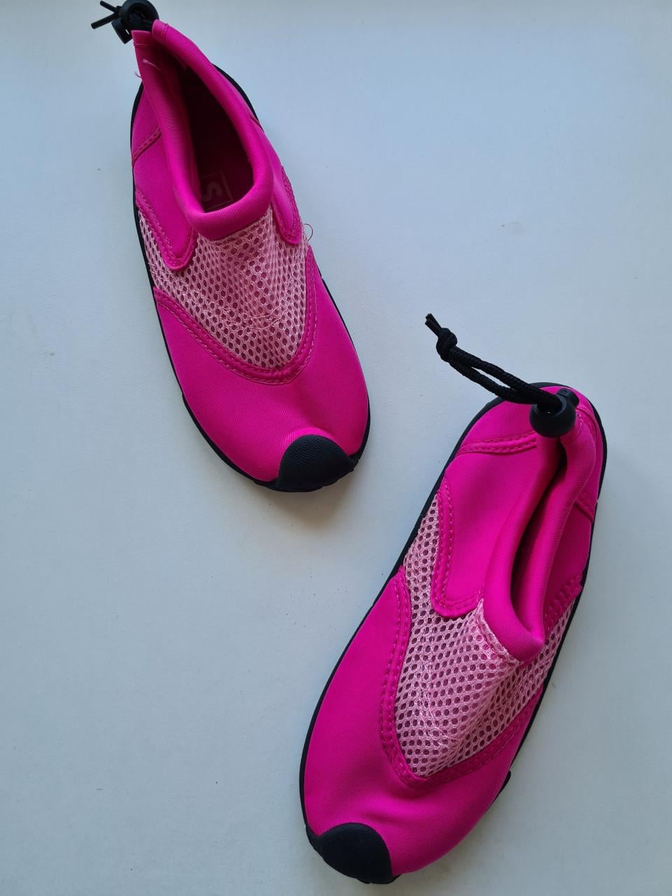 Fuchsia roze waterschoenen  Maat 33