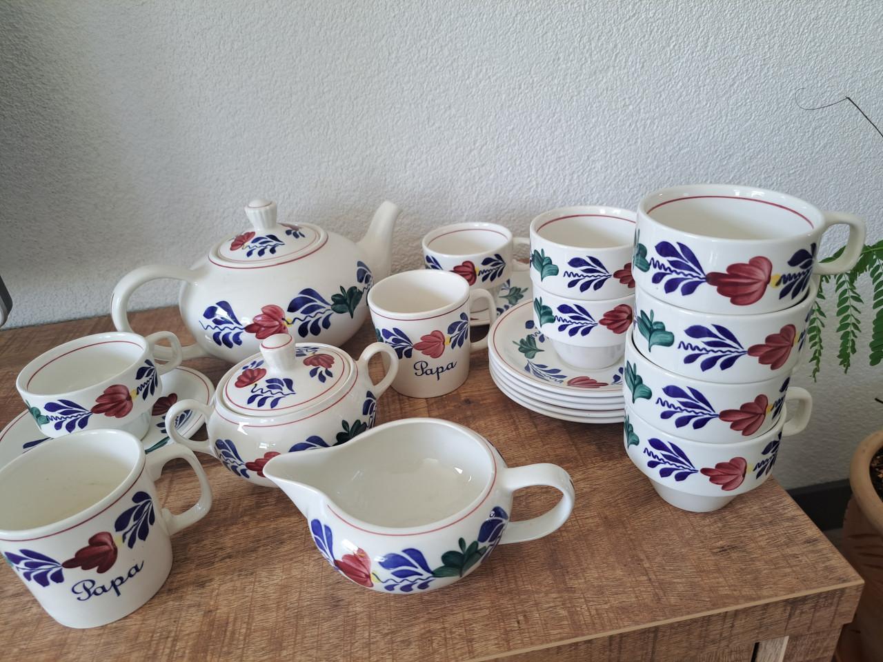 Boerenbond ( thee) set ziet  er nog heel netjes uit