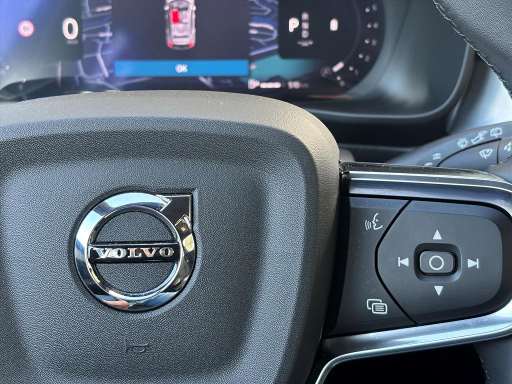 Volvo XC40 b4 197pk mild hybrid aut plus dark| 1e eigenaar|nl auto| rijklaa