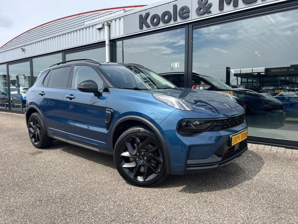 Lynk & Co 01 1.5 261pk phev 7dcth , black edition , panoramadak , adaptive 