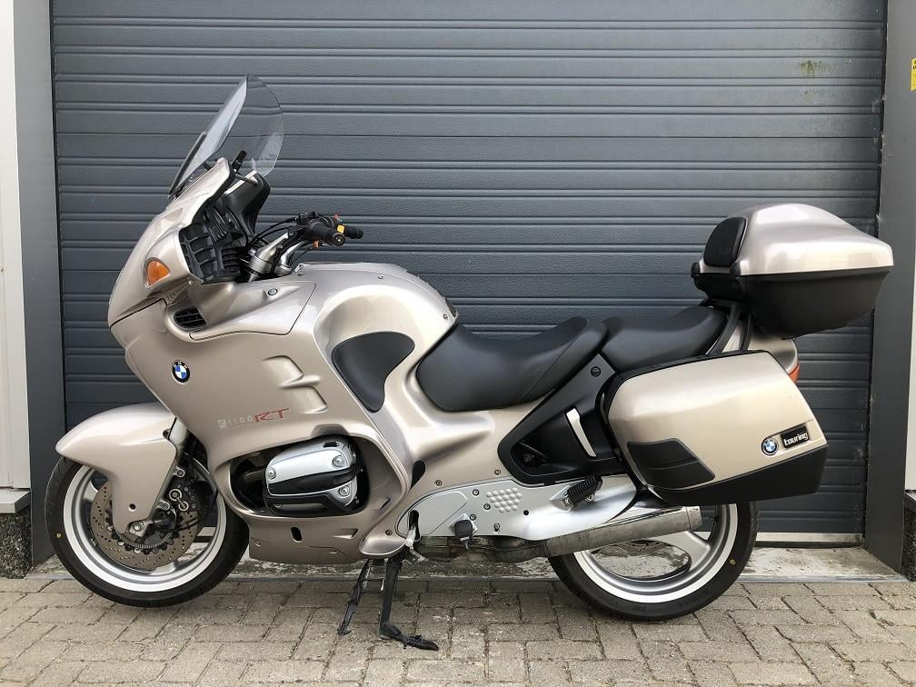 In nieuwstaat zijnde BMW R1100RT uit 2001 met slechts 59dkm, €1995,-