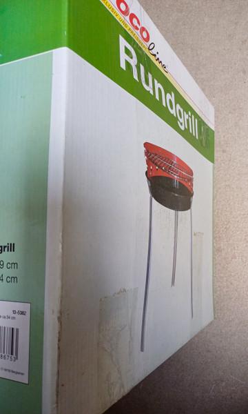 Kleine houtskool barbeque, nieuw in doos. ø 49, 1,7 kg.