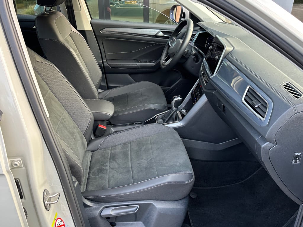 Volkswagen T-roc 1.5 tsi 150pk dsg style carplay | camera | keyless | elek.