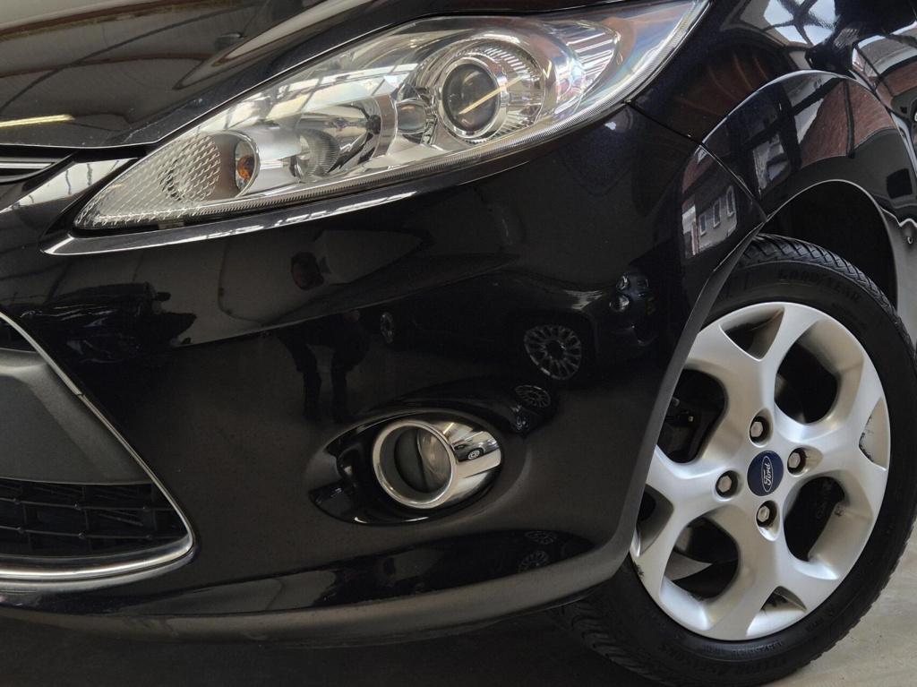 Ford Fiesta 1.25 titanium / keyless / cruisecontrol / nieuwe distriebutieri