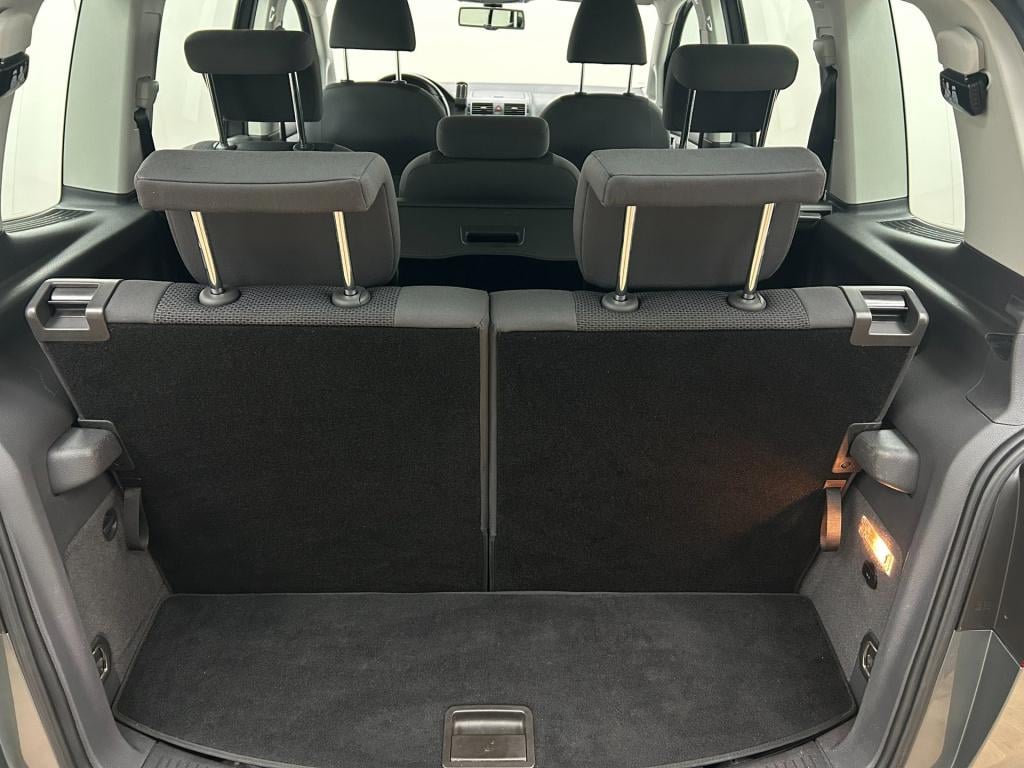 Volkswagen Touran occasion 1.2 tsi highline bluemotion 7p. | grijs | tweede