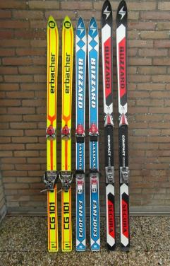 SNEEUW SKI div. lengtes 160 - 180 cm.
