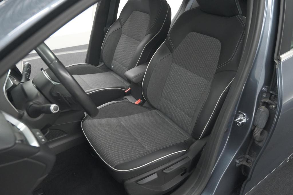 Renault Clio tce 130 edc intens |  allseason banden | camera | navigatie | 