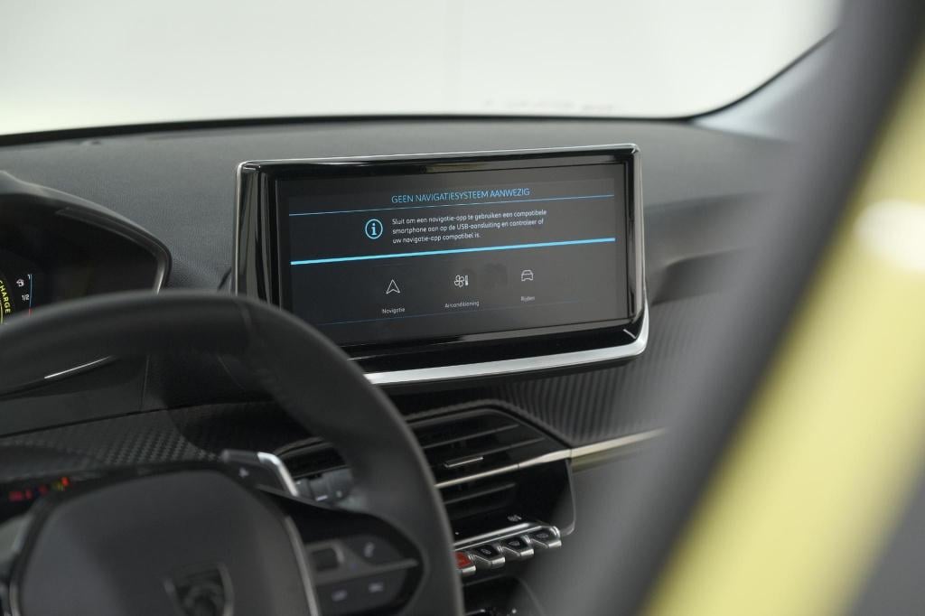 Peugeot 208 1.2 hybrid 110 e-dcs6 style | parkeersensoren | apple carplay |